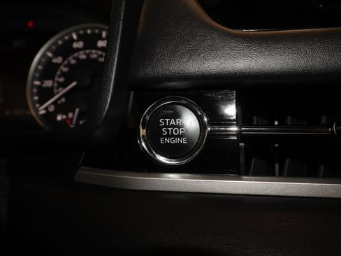Used 2025 Mitsubishi Outlander SE AWD/4WD image 16
