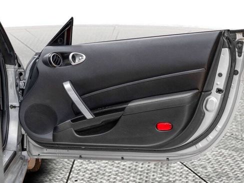 Used 2006 Nissan 350Z Touring RWD image 12