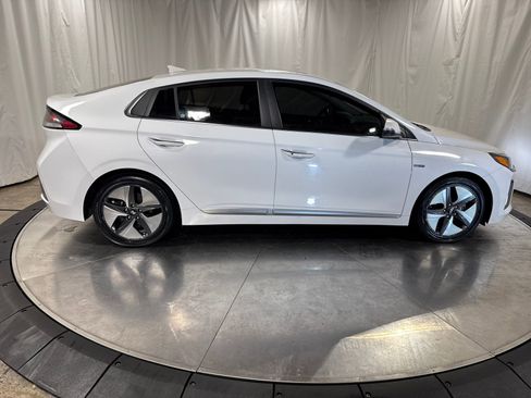 Used 2020 Hyundai Ioniq Limited image 9