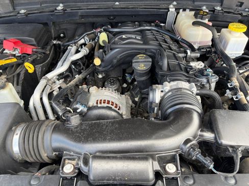 Used 2023 Jeep Gladiator Mojave AWD/4WD image 34