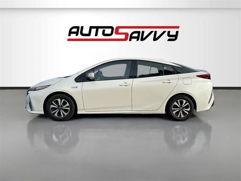 Used 2019 Toyota Prius Prime Plus image 4