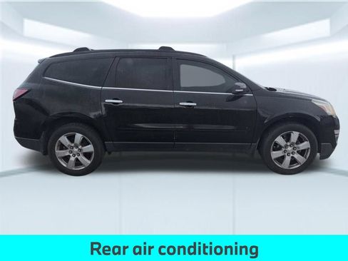 Used 2017 Chevrolet Traverse LT w/ Style and Technology Package FWD image 6