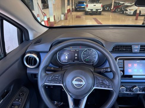 Used 2025 Nissan Versa SV image 32
