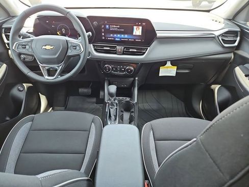 New 2025 Chevrolet TrailBlazer LT w/ Convenience Package image 17