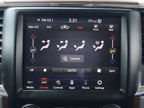 Used 2018 RAM 1500 Laramie AWD/4WD image 29