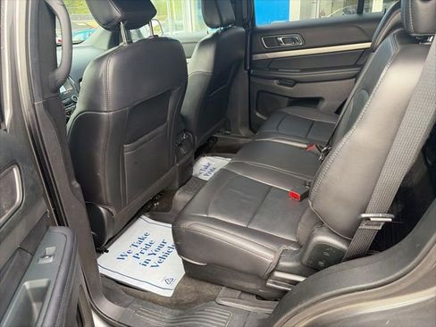 Used 2018 Ford Explorer XLT w/ Equipment Group 202A AWD/4WD image 10