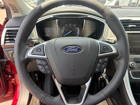 Used 2016 Ford Fusion SE AWD/4WD image 13