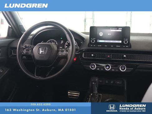 Used 2025 Honda Civic Sport image 4