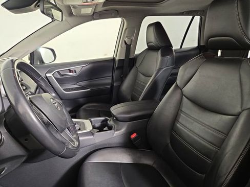 Used 2019 Toyota RAV4 XLE Premium w/ All Weather Liner Package image 13