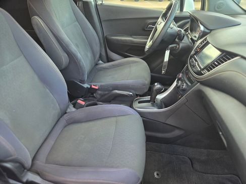 Used 2017 Chevrolet Trax LS w/ Fleet Convenience Package FWD image 10