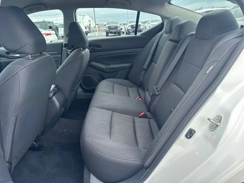 Used 2025 Nissan Altima 2.5 SV FWD image 20