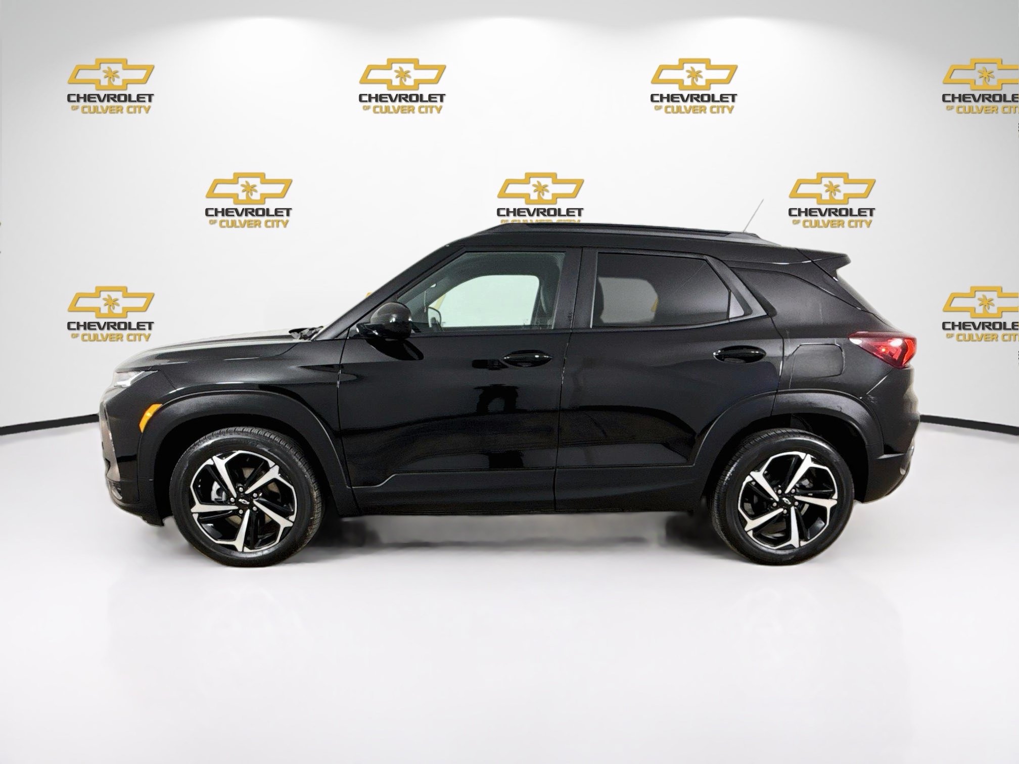 Used 2023 Chevrolet TrailBlazer RS w/ Convenience Package FWD image 5