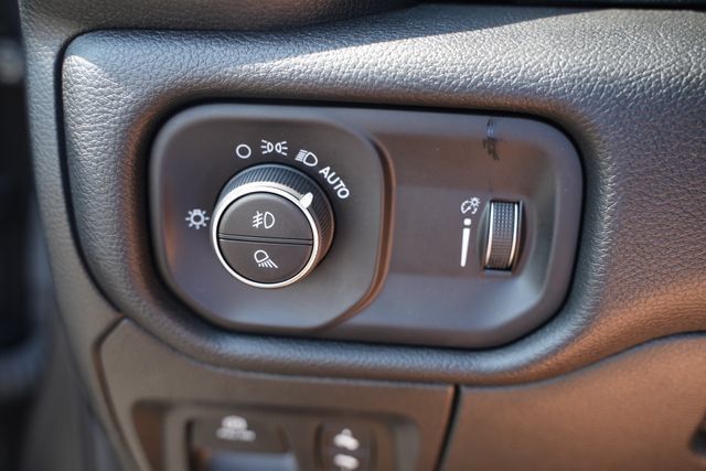 Used 2022 RAM 1500 Big Horn AWD/4WD image 34