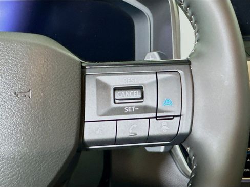 Used 2025 Nissan Rogue SL image 17