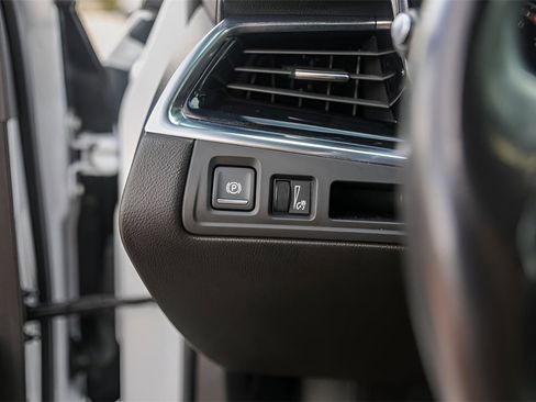 Used 2022 Cadillac XT6 Luxury image 15