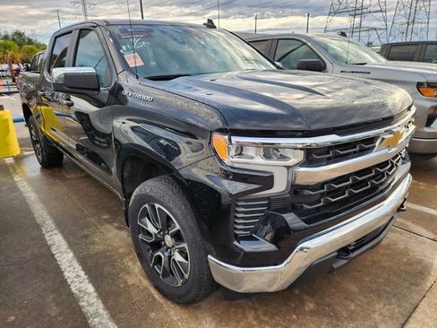 Used 2024 Chevrolet Silverado 1500 LT image 1