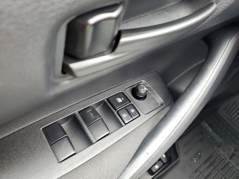 Used 2025 Toyota Corolla LE FWD image 30
