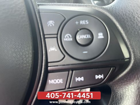 Used 2025 Toyota Corolla LE FWD image 13