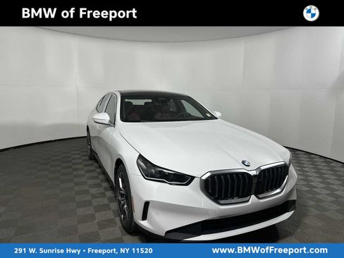 New 2026 BMW 530i xDrive w/ Premium Package image 1
