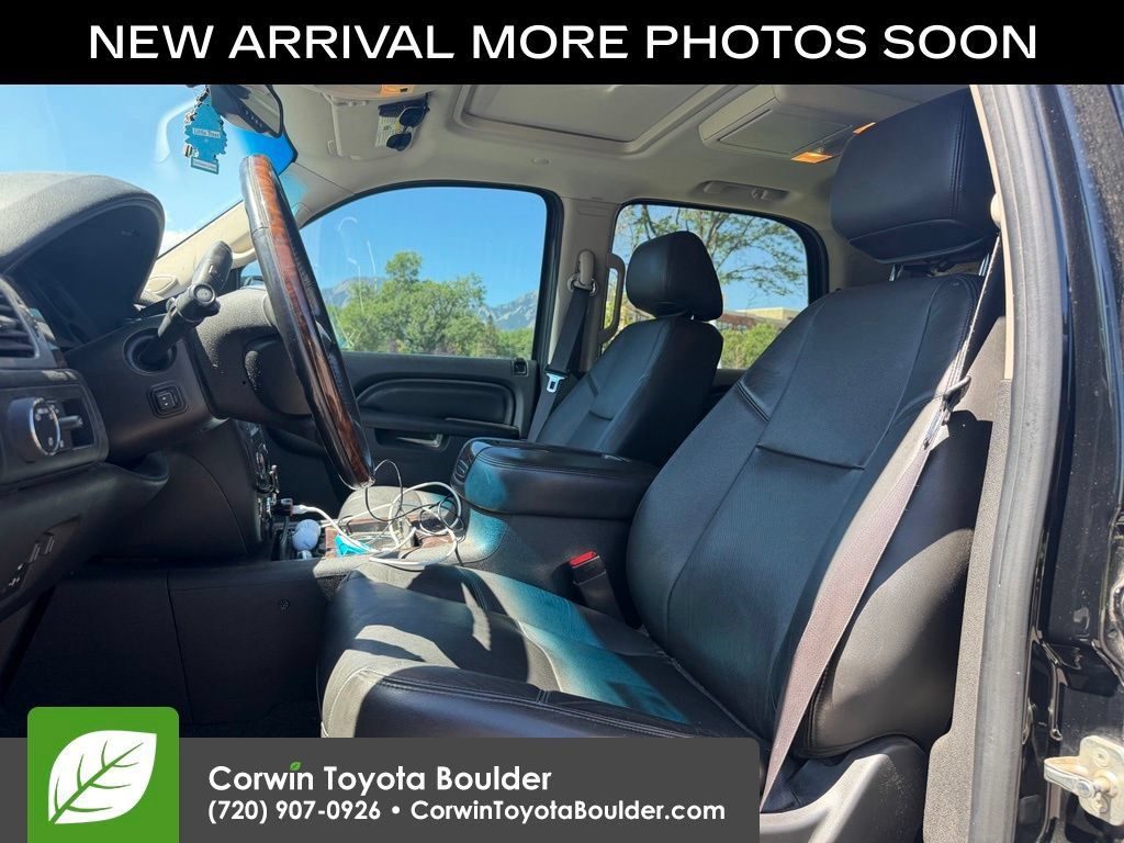 Used 2013 GMC Yukon Denali AWD/4WD image 10