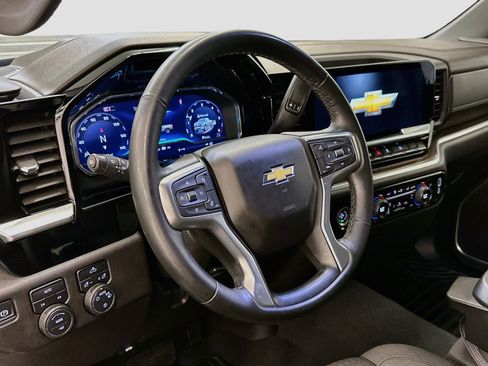Used 2024 Chevrolet Silverado 1500 LT AWD/4WD image 18