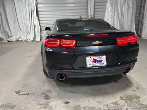 Used 2020 Chevrolet Camaro LT image 6
