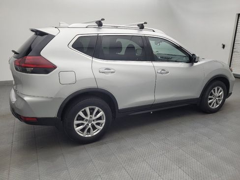 Used 2018 Nissan Rogue SV AWD/4WD image 10
