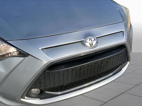 Used 2019 Toyota Yaris LE FWD image 29