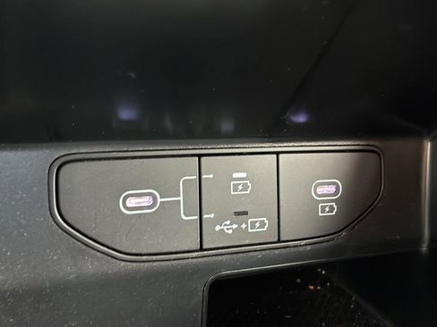 Used 2025 Kia Sorento LX FWD image 38