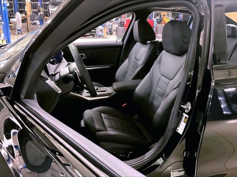 New 2026 BMW 330i Sedan w/ M Sport Package image 9