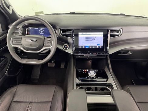 Used 2024 Jeep Wagoneer Series II image 13