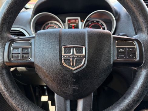 Used 2017 Dodge Journey SE w/ Flexible Seating Group FWD image 11