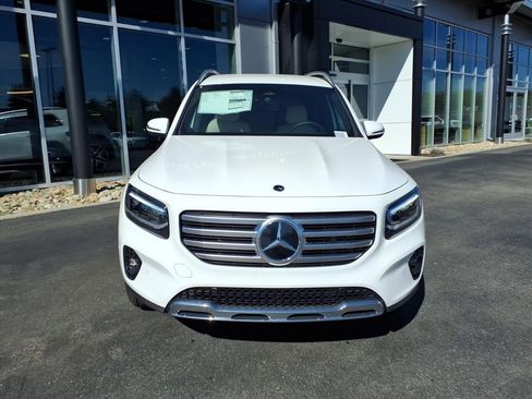 New 2025 Mercedes-Benz GLB 250 4MATIC image 9