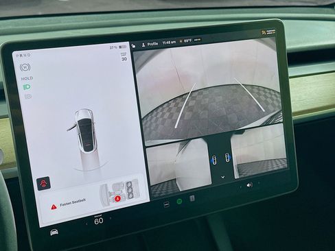 Used 2022 Tesla Model Y Long Range image 22