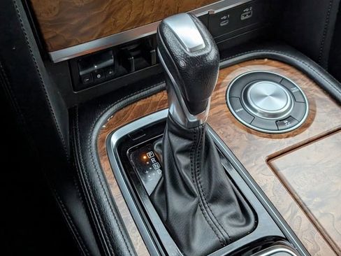 Used 2023 Nissan Armada SL image 19