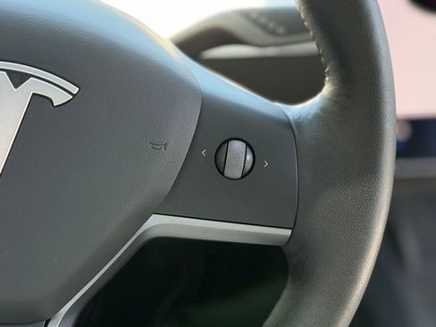 Used 2021 Tesla Model Y AWD image 45