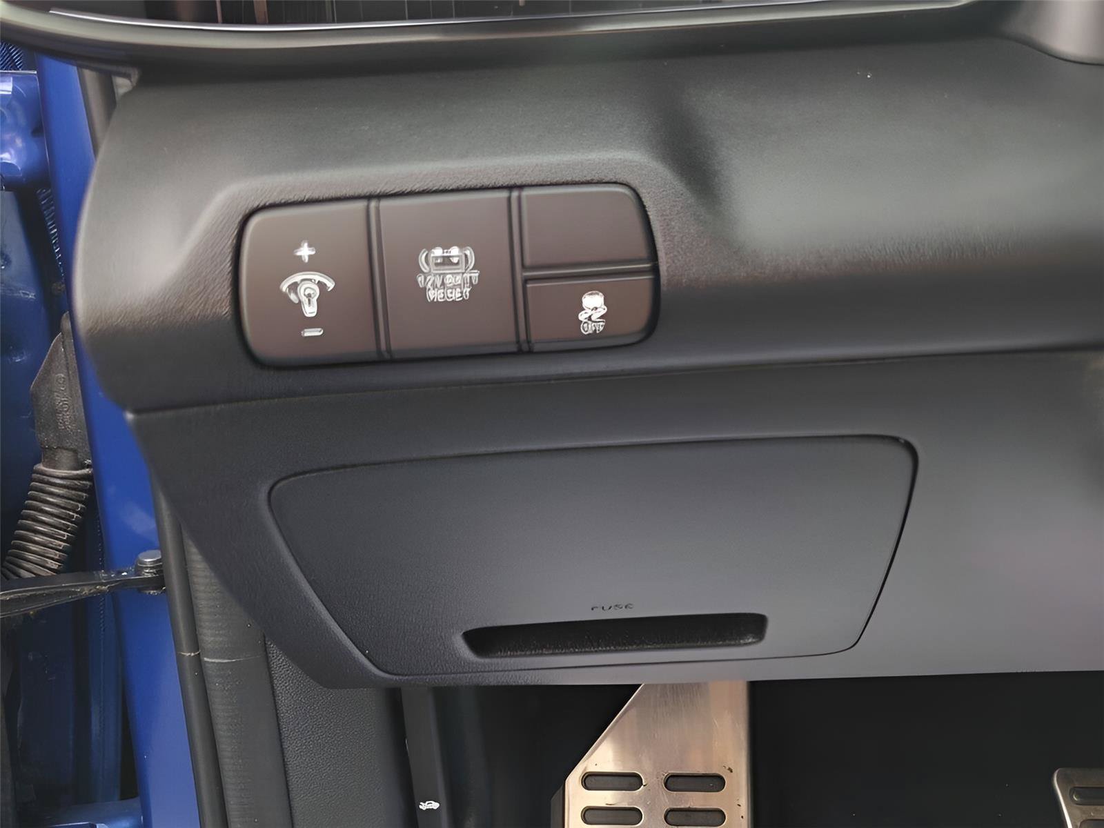 Used 2025 Hyundai Elantra SEL FWD image 9