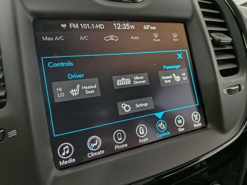 Used 2017 Chrysler 300 S AWD/4WD image 9