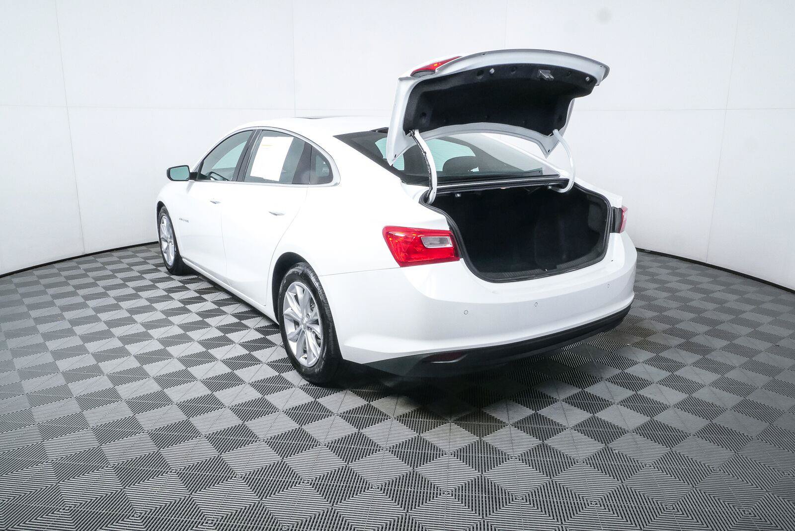 Used 2024 Chevrolet Malibu LT FWD image 26