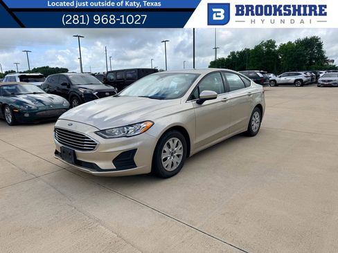 Used 2019 Ford Fusion S FWD image 1