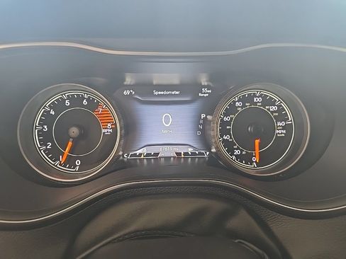 Used 2019 Jeep Cherokee Limited AWD/4WD image 18