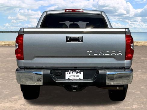 Used 2016 Toyota Tundra SR5 w/ SR5 Upgrade Package image 7