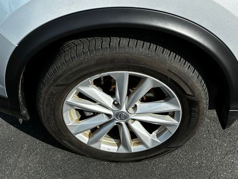 Used 2018 Nissan Rogue Sport SV w/ SV Technology Package image 15