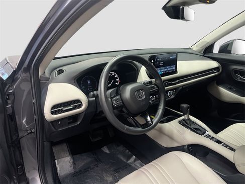 Used 2024 Honda HR-V EX-L image 9