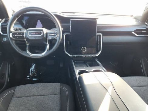 Used 2025 GMC Acadia Elevation image 10