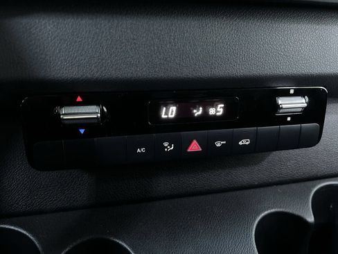 Used 2021 Mercedes-Benz Sprinter 2500 image 24