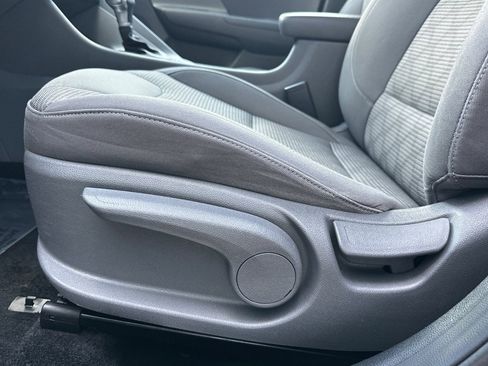 Used 2017 Kia Niro LX image 14