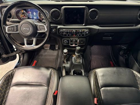 Used 2022 Jeep Wrangler Unlimited Sahara AWD/4WD image 6