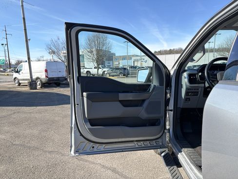 Used 2022 Ford F150 XLT w/ Equipment Group 302A High image 11