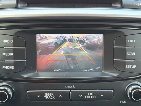 Used 2017 Kia Sorento LX image 23